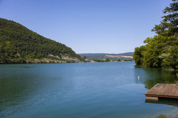 Restaurant au bord de l'eau dans l'ain, Nantua